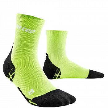 CEP Run Ultralight Short Cut Compression Socks Damen | Flash Green Black